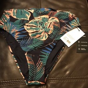 Knix Swim Lanikani Bottoms, size Medium, NWT
